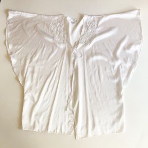 Go Softly Short Kimono Sleeve Robe Open Front Satin Silky White Embroidered Sz L